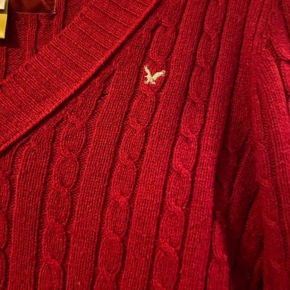 Red American Eagle sweater - Picture 3 of 4